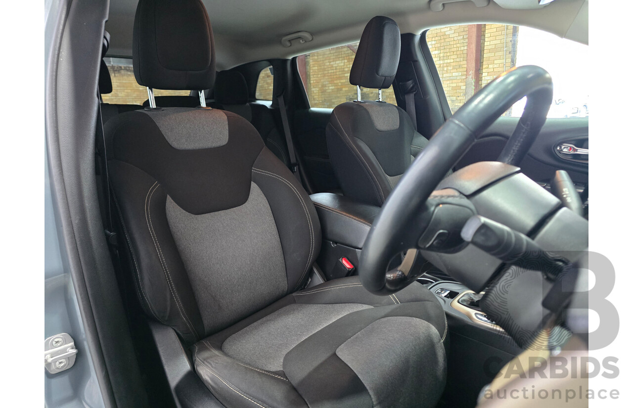 09/2014 Jeep Cherokee Longitude (4x4) KL 4d Wagon Anvil Grey V6 3.2L