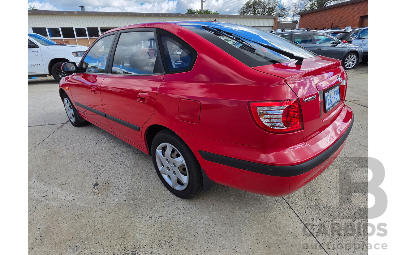 07/2005 Hyundai Elantra FX 2.0 HVT XD MY05 5d Hatchback Red 2.0L