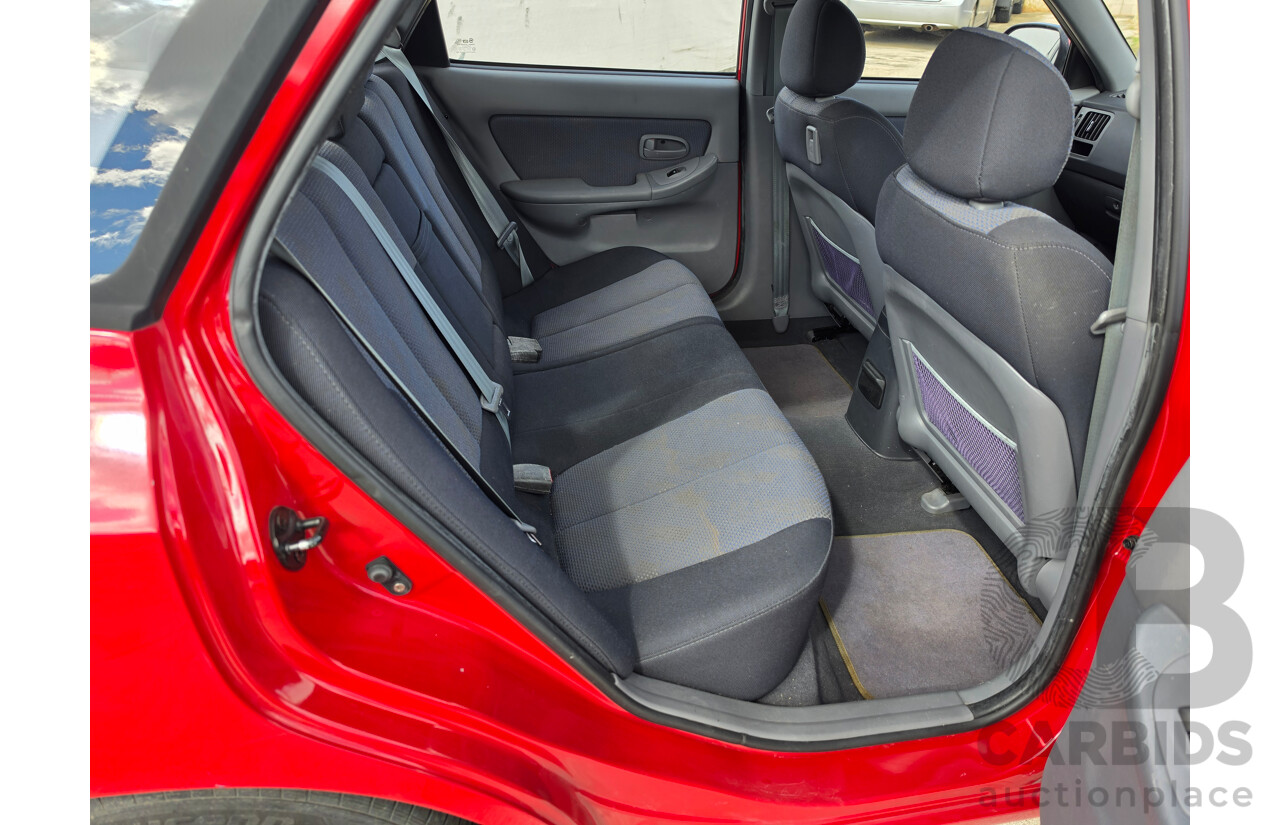 07/2005 Hyundai Elantra FX 2.0 HVT XD MY05 5d Hatchback Red 2.0L
