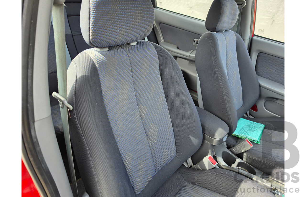 07/2005 Hyundai Elantra FX 2.0 HVT XD MY05 5d Hatchback Red 2.0L