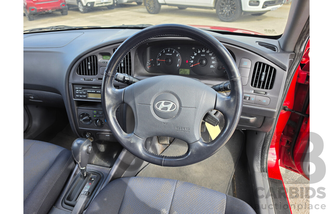 07/2005 Hyundai Elantra FX 2.0 HVT XD MY05 5d Hatchback Red 2.0L