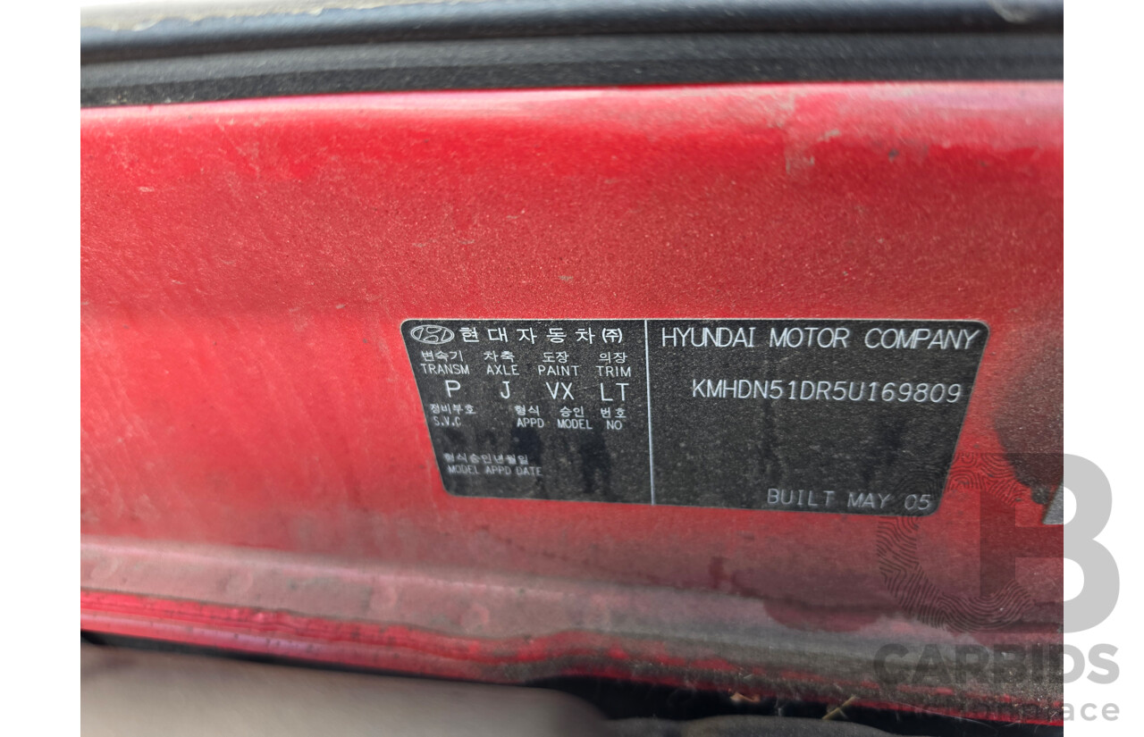 07/2005 Hyundai Elantra FX 2.0 HVT XD MY05 5d Hatchback Red 2.0L