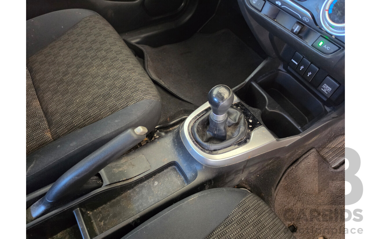08/2016 Honda Jazz VTi GK MY16 5d Hatchback Silver 1.5L - Damaged WOVR N/A